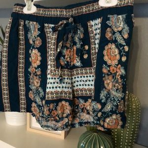 Floral flowy shorts small